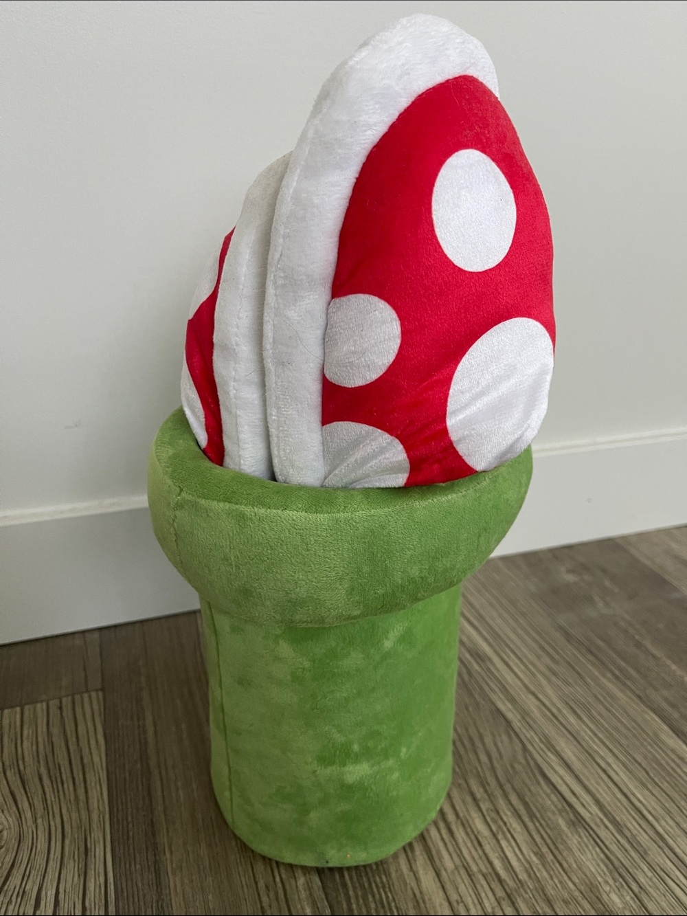 Mario Bros. Plush Piranha Plant Slippers Set - Picture 3 of 5